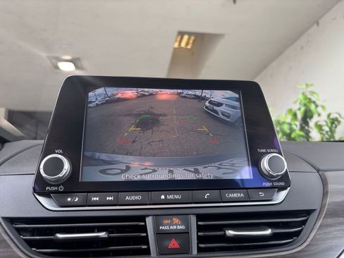 Used 2025 Nissan Altima 2.5 SV image 24