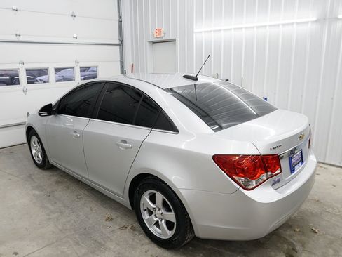 Used 2015 Chevrolet Cruze LT image 9