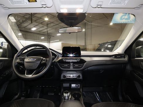 Used 2025 Ford Escape Active AWD/4WD image 28