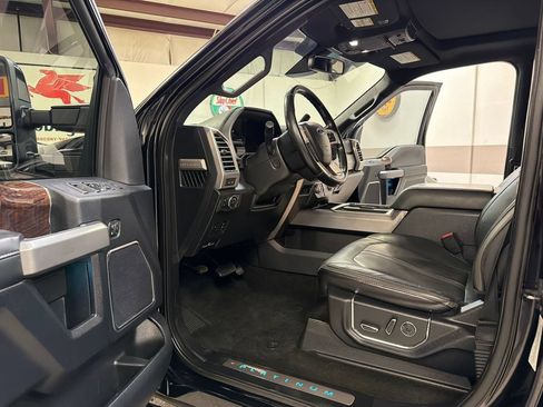 Used 2017 Ford F250 Platinum w/ Platinum Ultimate Package AWD/4WD image 24
