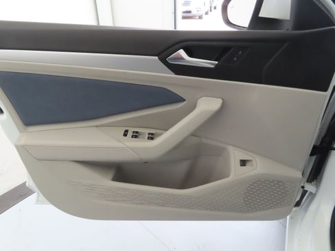 New 2025 Volkswagen Jetta SE image 11