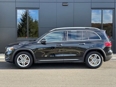 Used 2020 Mercedes-Benz GLB 250 4MATIC image 2