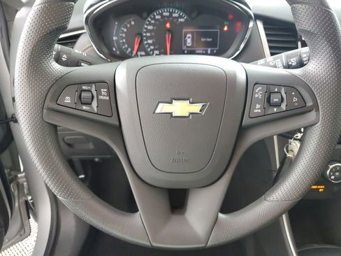 Used 2022 Chevrolet Trax LS w/ Tint and Cruise Package image 20