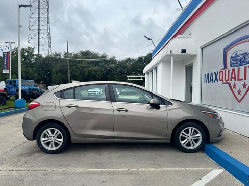 Used 2018 Chevrolet Cruze LT w/ Convenience Package FWD image 25
