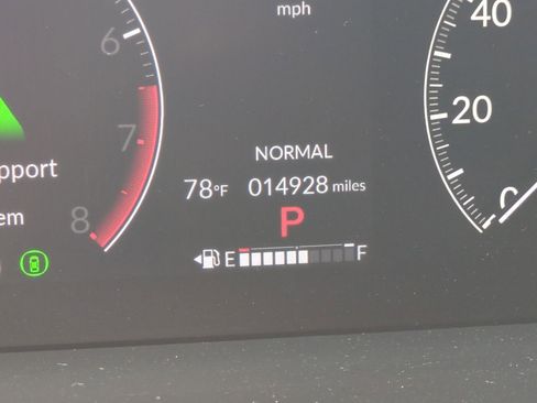 Used 2025 Honda Pilot EX-L image 12