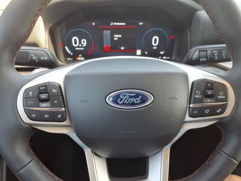 Used 2026 Ford Explorer Active RWD image 18