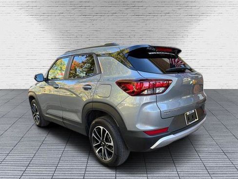 Used 2025 Chevrolet TrailBlazer LT image 3