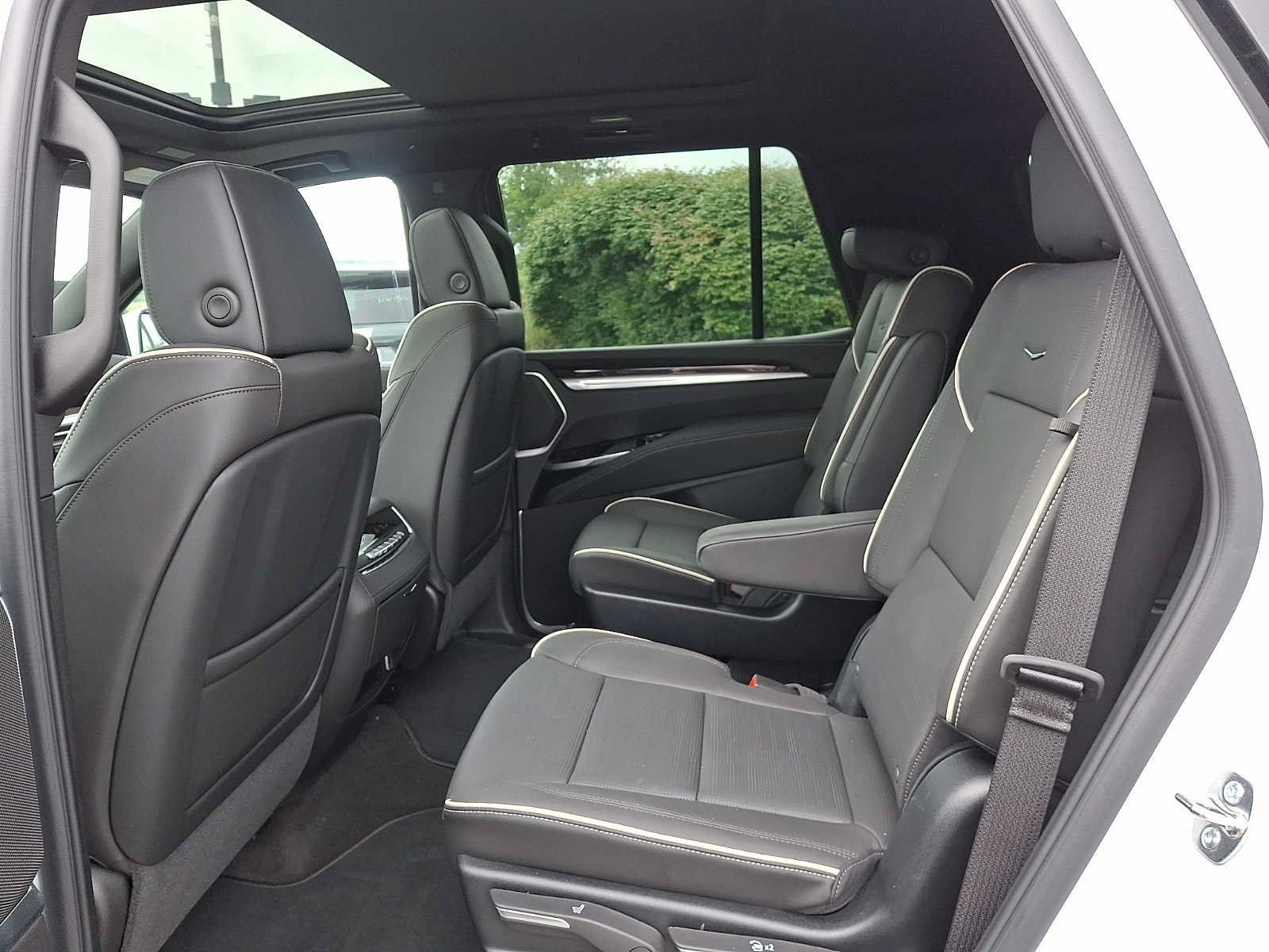Used 2026 Cadillac Escalade Luxury w/ Touring Package AWD/4WD image 11