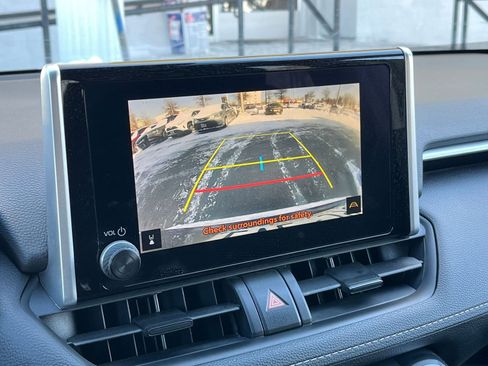 Used 2025 Toyota RAV4 XLE image 17