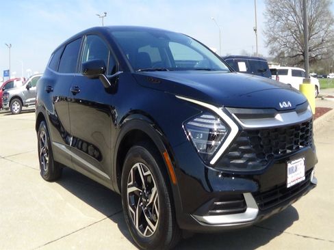 Used 2025 Kia Sportage LX AWD/4WD image 4