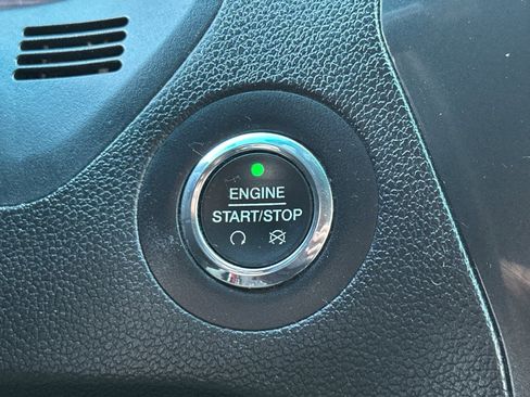 Used 2016 Ford Explorer XLT w/ Equipment Group 201A image 34