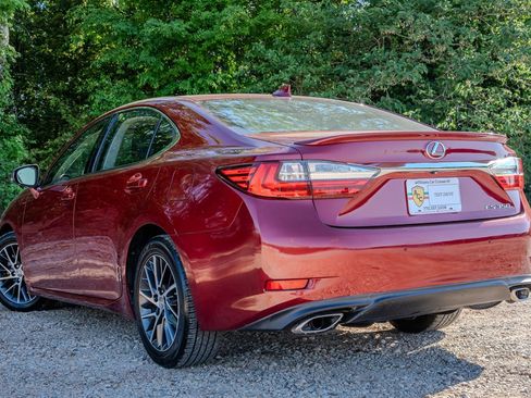 Used 2017 Lexus ES 350 w/ Luxury Package image 3