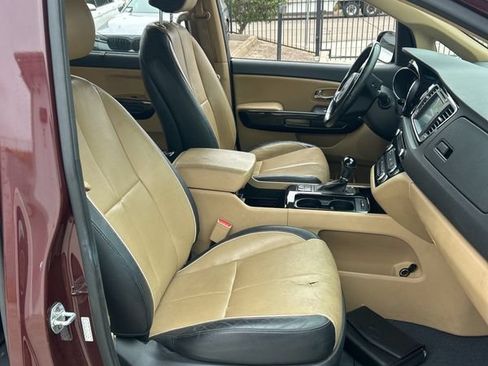 Used 2016 Kia Sedona SX FWD image 4
