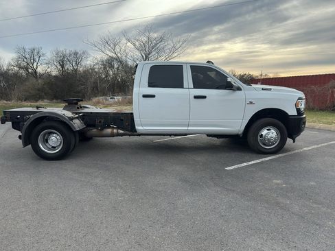 Used 2022 RAM 3500 Tradesman w/ Max Tow Package image 2
