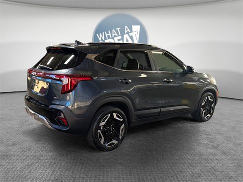 Certified 2024 Kia Seltos SX w/ SX Sunroof Package image 3