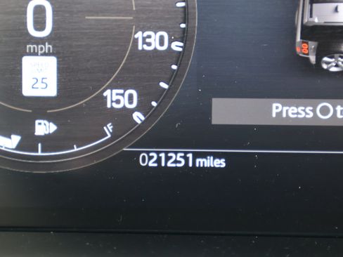 Used 2025 Land Rover Defender 130 S AWD/4WD image 27