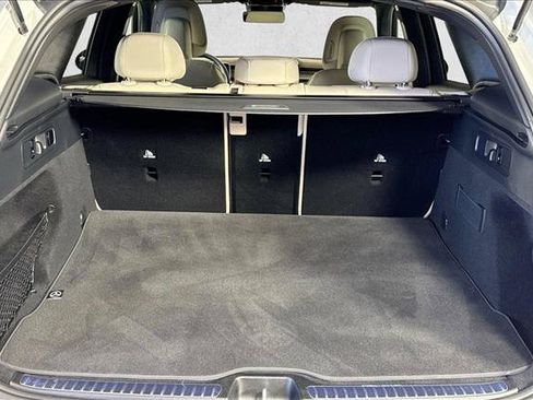Used 2025 Mercedes-Benz GLC 300 image 24
