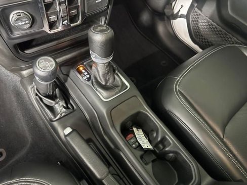 Used 2022 Jeep Wrangler Unlimited Sport AWD/4WD image 19