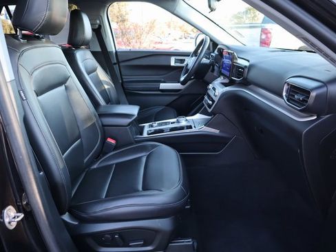 Certified 2024 Ford Explorer XLT w/ Equipment Group 202A image 20