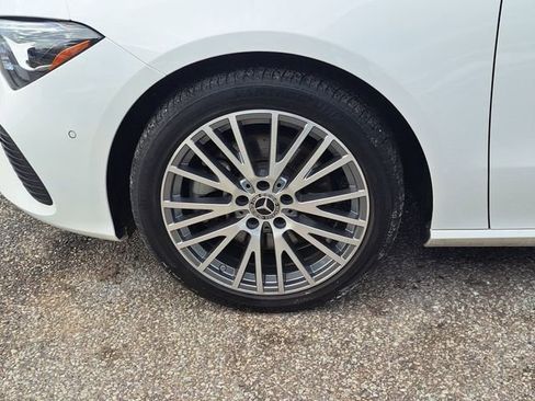 Used 2025 Mercedes-Benz CLA 250 4MATIC image 9