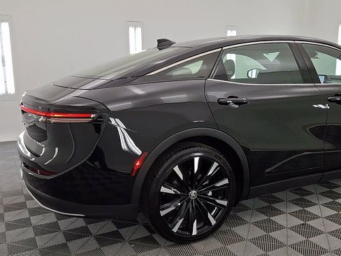 Used 2024 Toyota Crown Platinum image 4