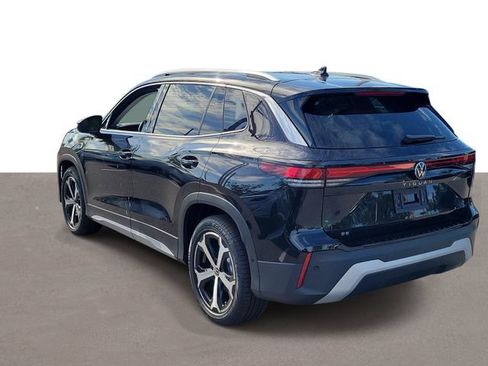 New 2026 Volkswagen Tiguan SE FWD image 3