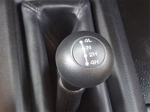 Used 2024 RAM 2500 Tradesman w/ Chrome Appearance Group image 21