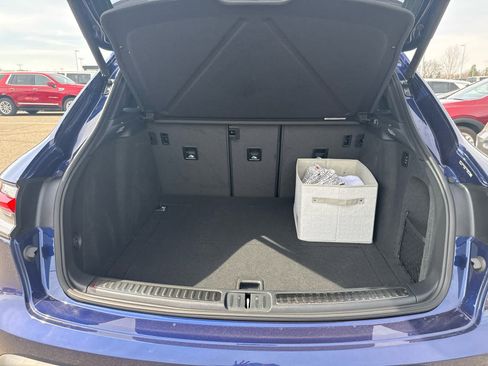 Used 2026 Porsche Macan S image 8