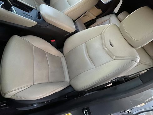 Used 2018 Cadillac XT5 Luxury w/ Driver Awareness Package image 13