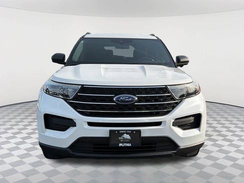 Used 2020 Ford Explorer XLT w/ Comfort Package image 2