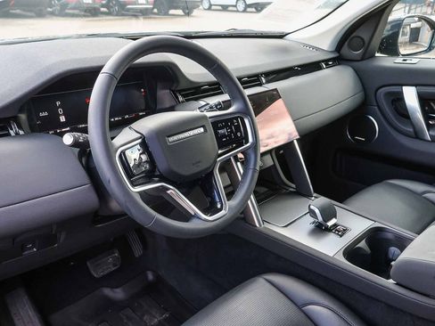 Used 2025 Land Rover Discovery Sport S image 29