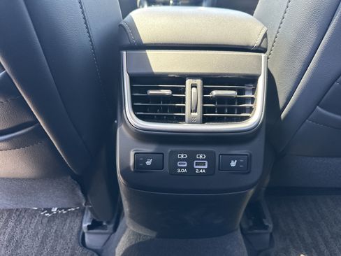 Used 2025 Subaru Outback Limited AWD/4WD image 17