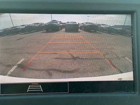 Used 2023 Chevrolet Equinox LS w/ LS Convenience Package FWD image 3