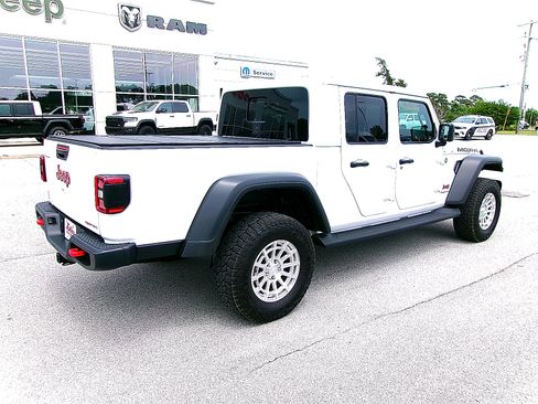 Used 2025 Jeep Gladiator Mojave w/ Safety Group AWD/4WD image 5