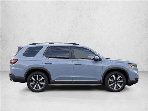 Used 2023 Honda Pilot Touring image 8