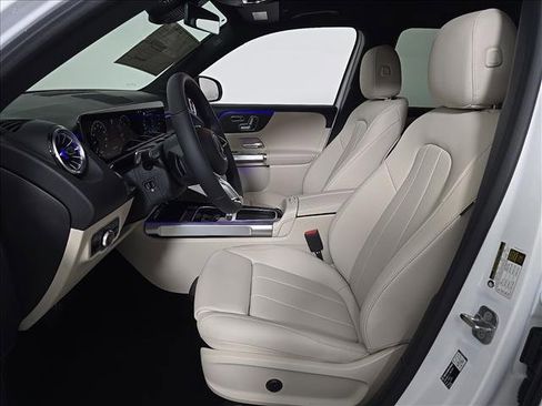 New 2026 Mercedes-Benz GLB 250 4MATIC image 5