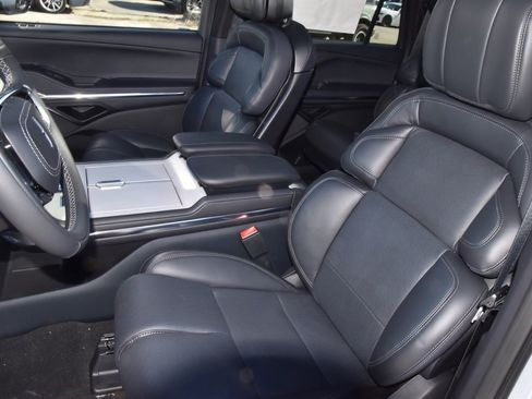 New 2025 Lincoln Navigator L Reserve w/ Jet Appearance Package image 37