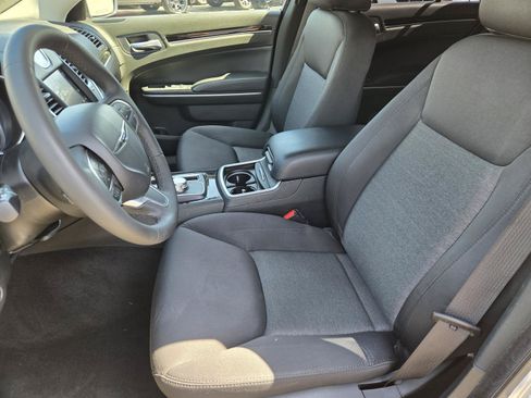 Used 2023 Chrysler 300 Touring RWD image 21