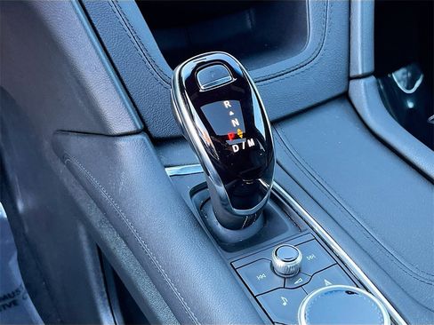 Certified 2025 Cadillac XT5 Premium Luxury image 16