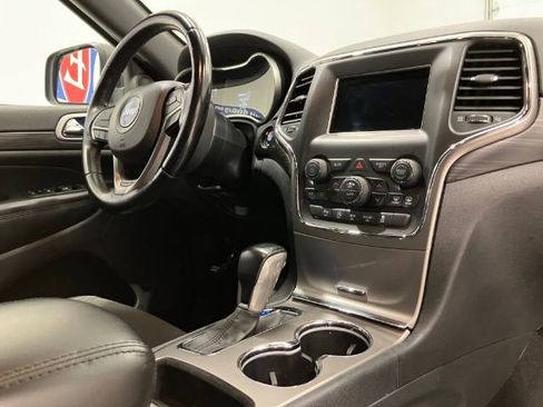 Used 2021 Jeep Grand Cherokee Laredo AWD/4WD image 33