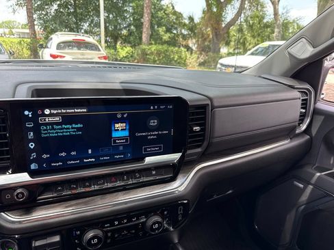 Used 2024 Chevrolet Silverado 1500 LTZ AWD/4WD image 84