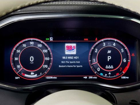 Used 2024 Jaguar F-PACE R-Dynamic S image 12