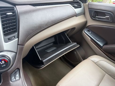 Used 2016 Chevrolet Suburban LT image 34