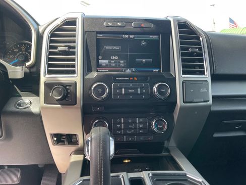 Used 2015 Ford F150 Lariat image 17