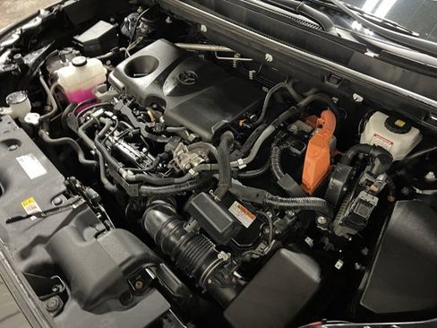 Used 2022 Toyota RAV4 XLE image 46