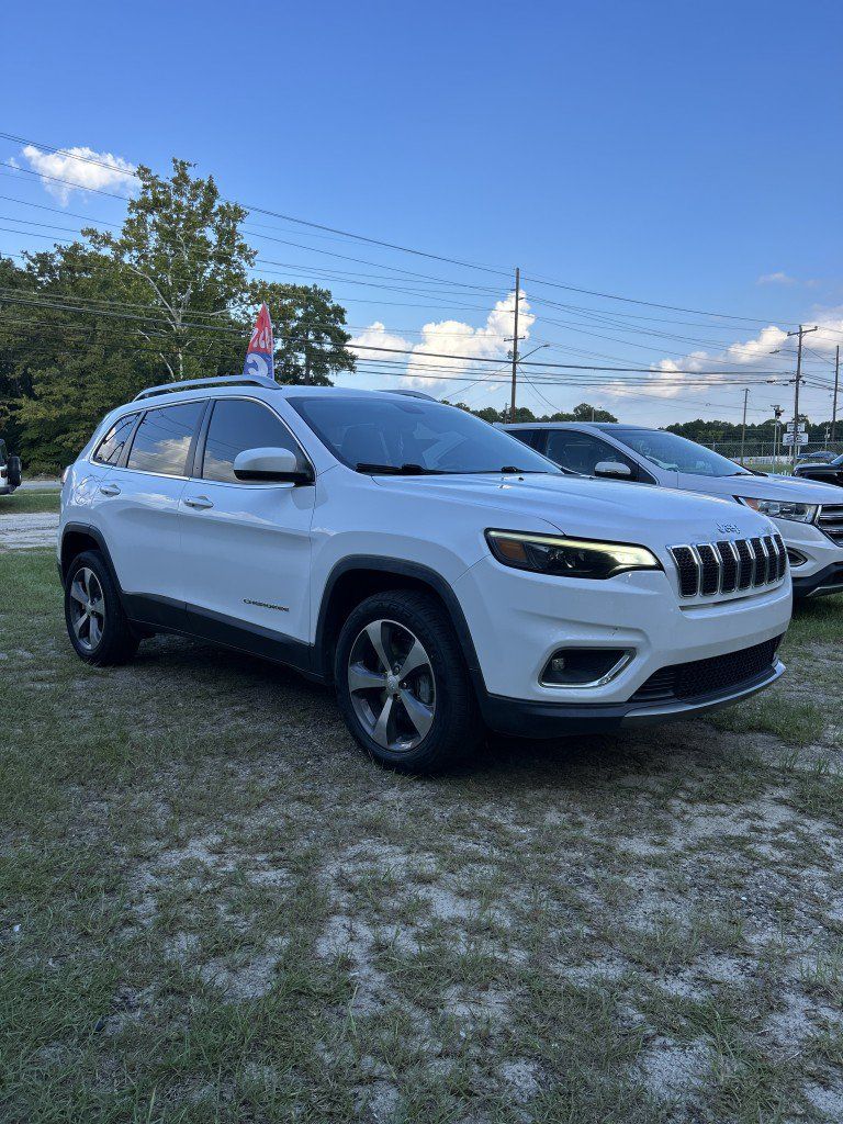 Used 2019 Jeep Cherokee Limited FWD image 2