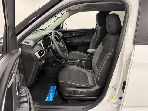 Used 2023 Chevrolet TrailBlazer LT w/ Convenience Package AWD/4WD image 17