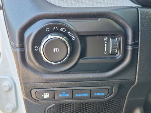 Certified 2025 Jeep Wrangler Unlimited Sahara AWD/4WD image 24