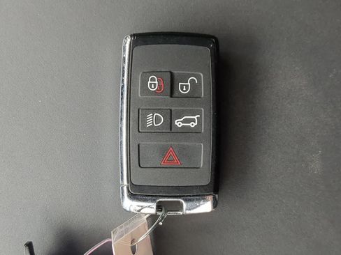 Certified 2025 Land Rover Defender 110 S AWD/4WD image 36