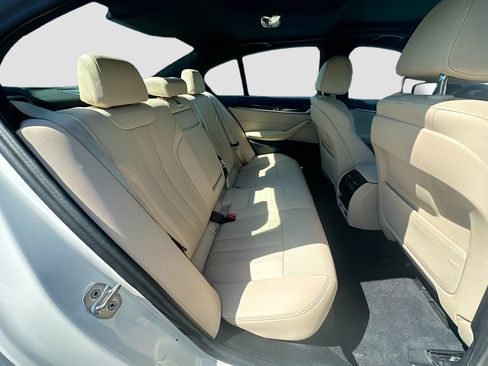 Certified 2023 BMW 530i RWD image 27
